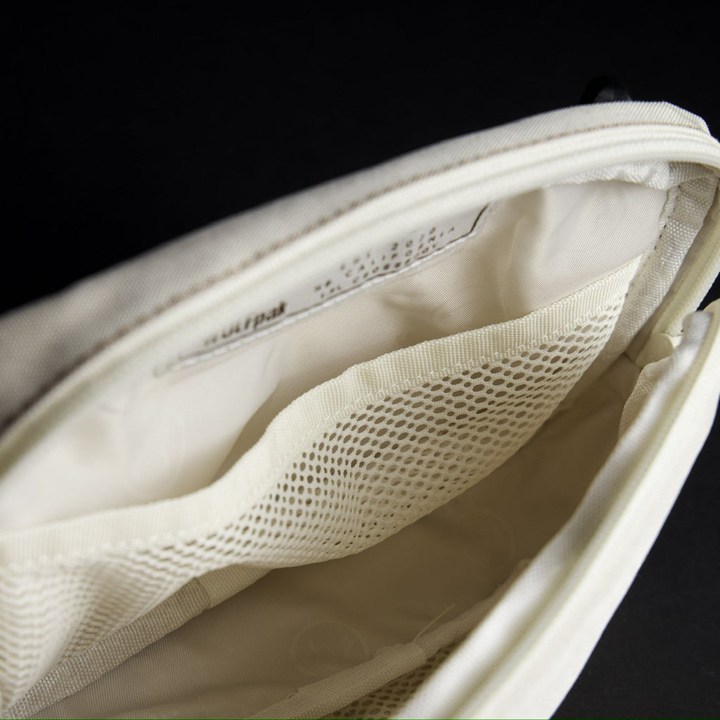 1.5L Crossbody Pack Vanilla