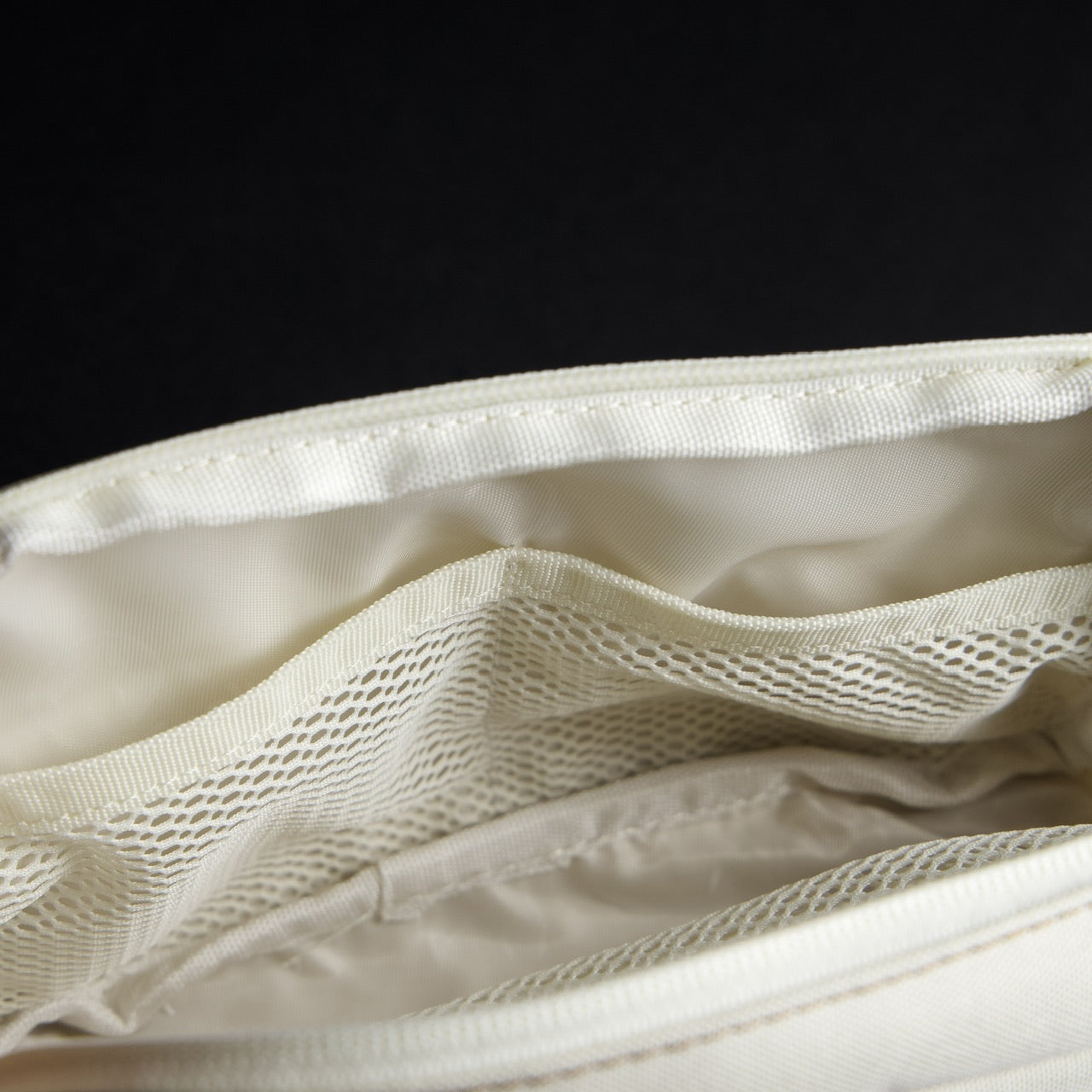 1.5L Crossbody Pack Vanilla