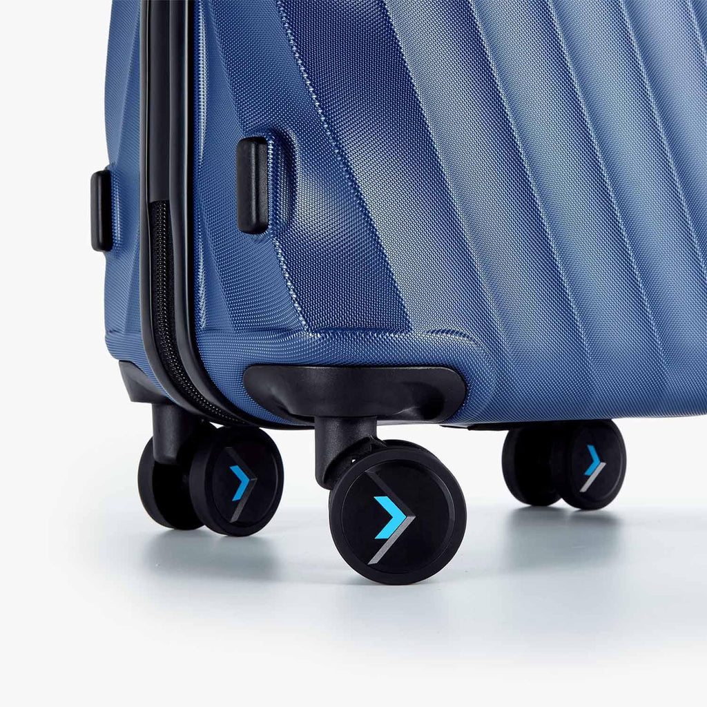 Globetrotter 20" Hardside Rolling Carry-on Stylish Suitcase