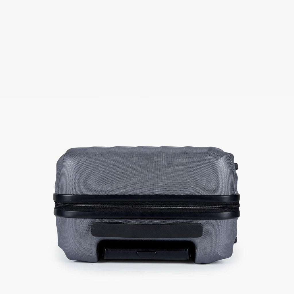 Globetrotter 20" Hardside Rolling Carry-on Stylish Suitcase