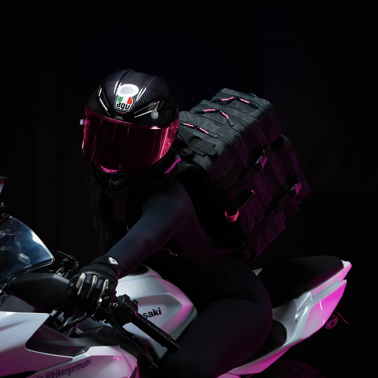 25L Backpack Black Hearts