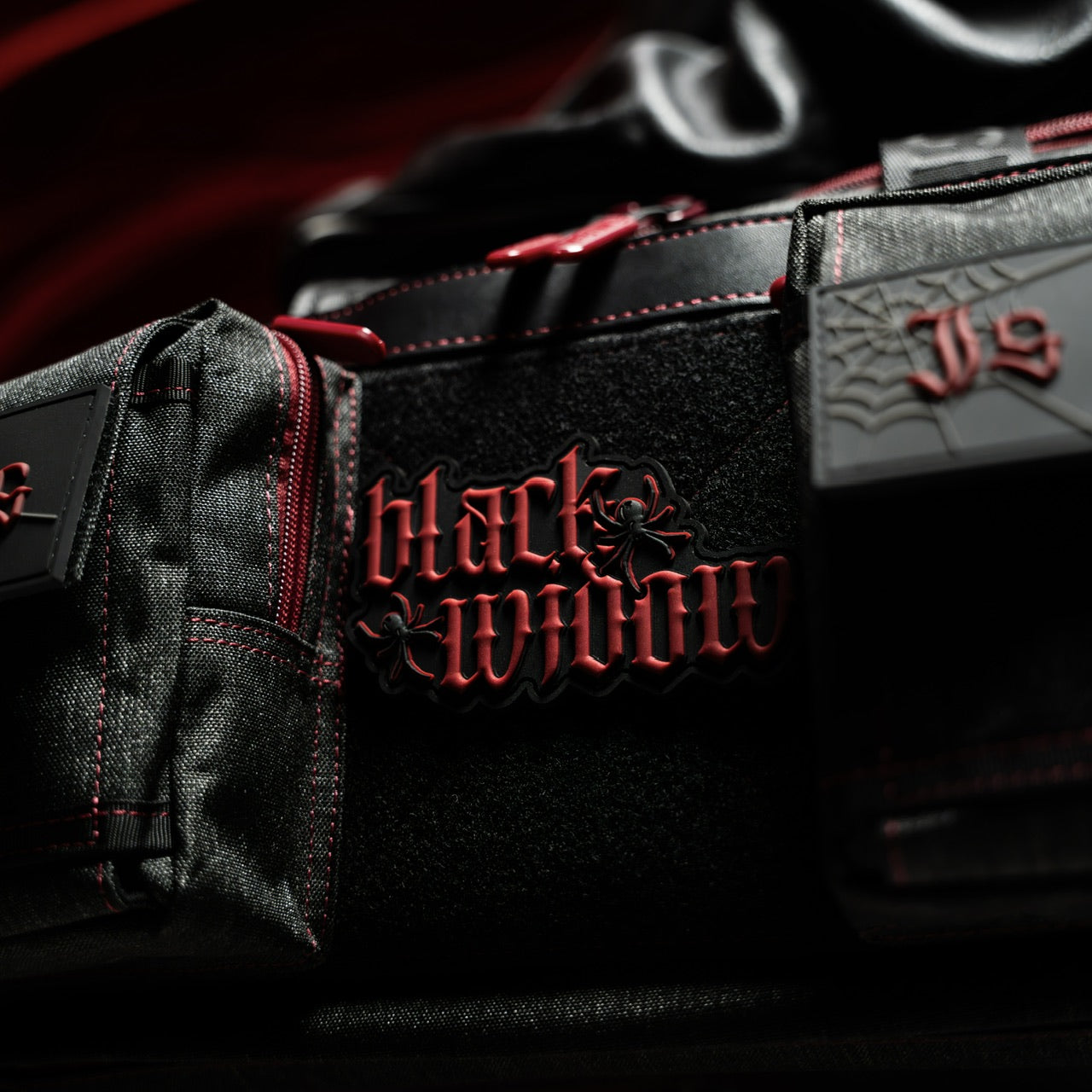 30L Perfect Duffle Bag Black Widow