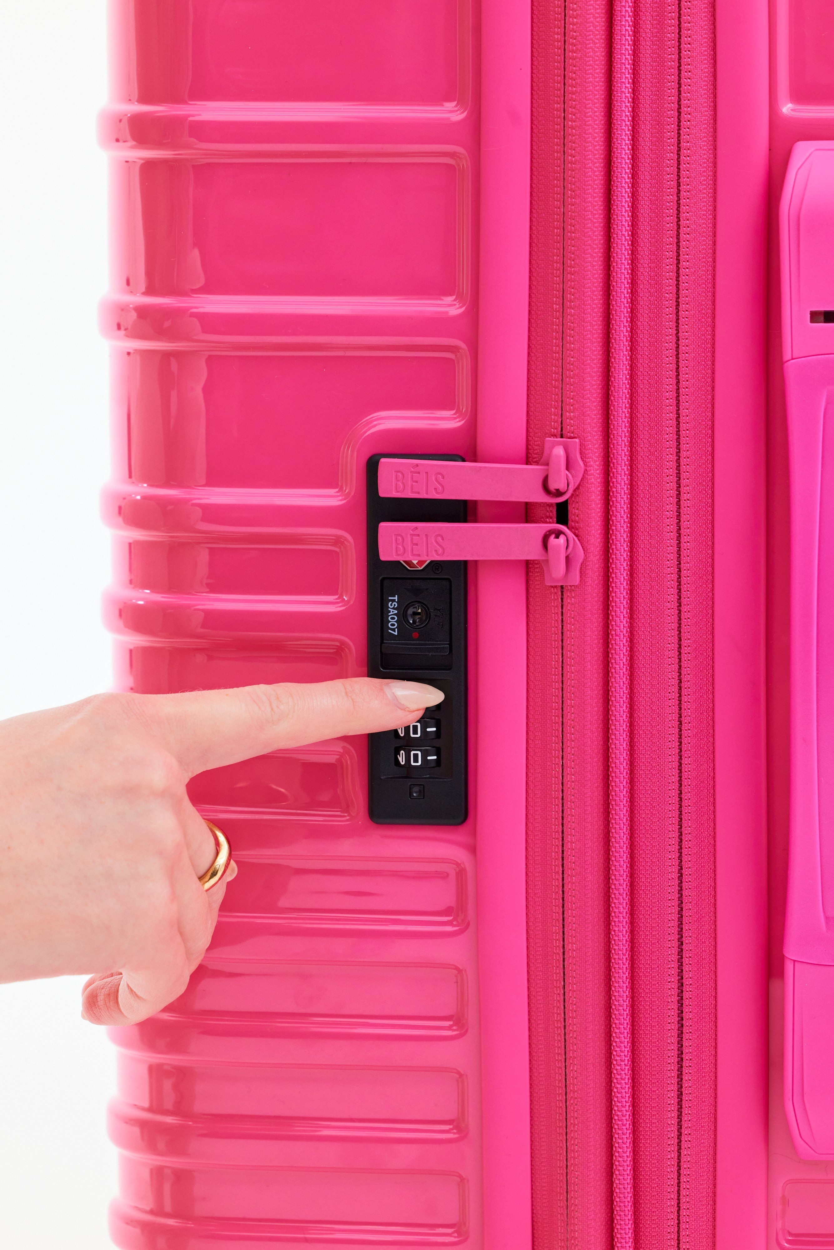 The Medium Check-In Roller in Barbie™ Pink