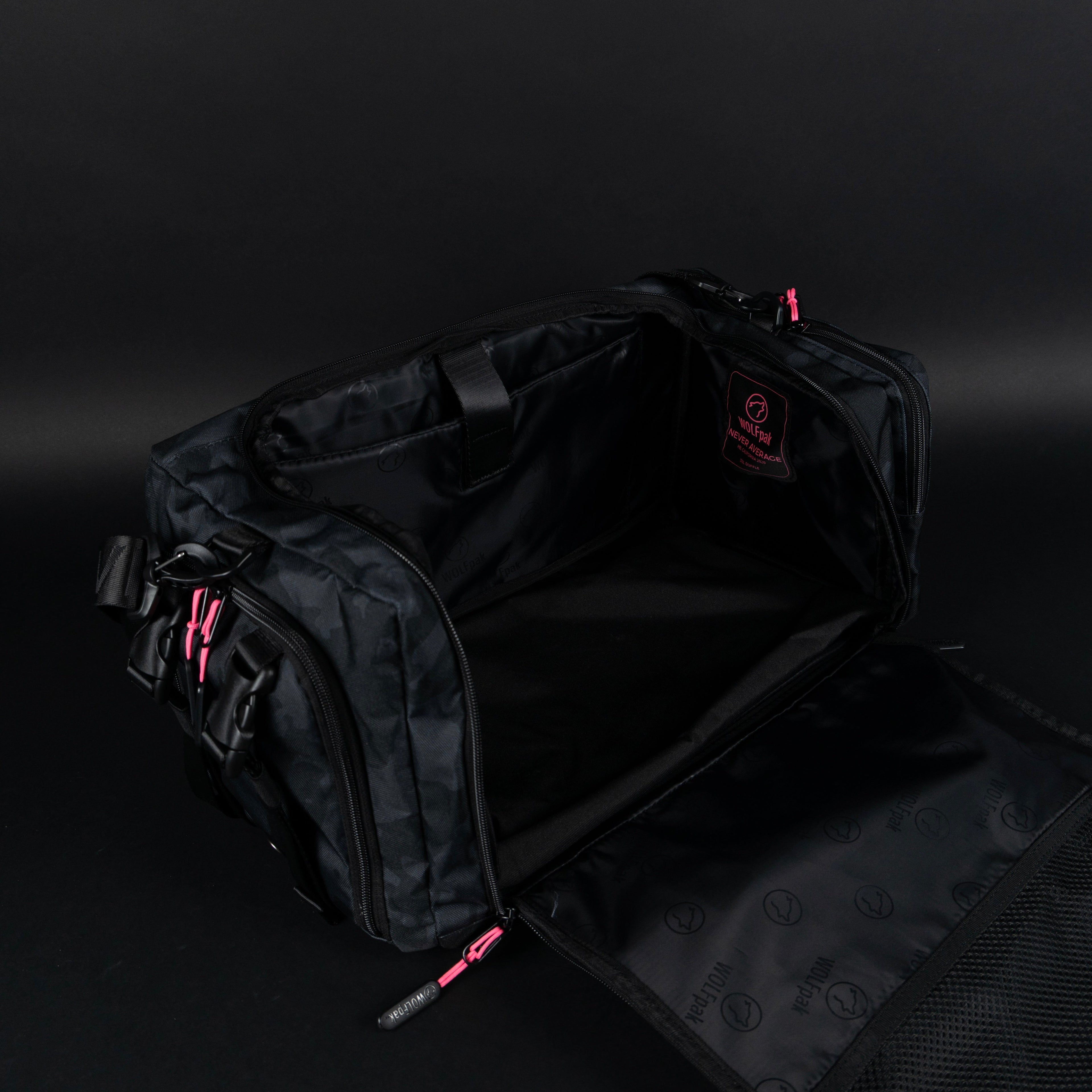 30L Perfect Duffle Bag Black Hearts