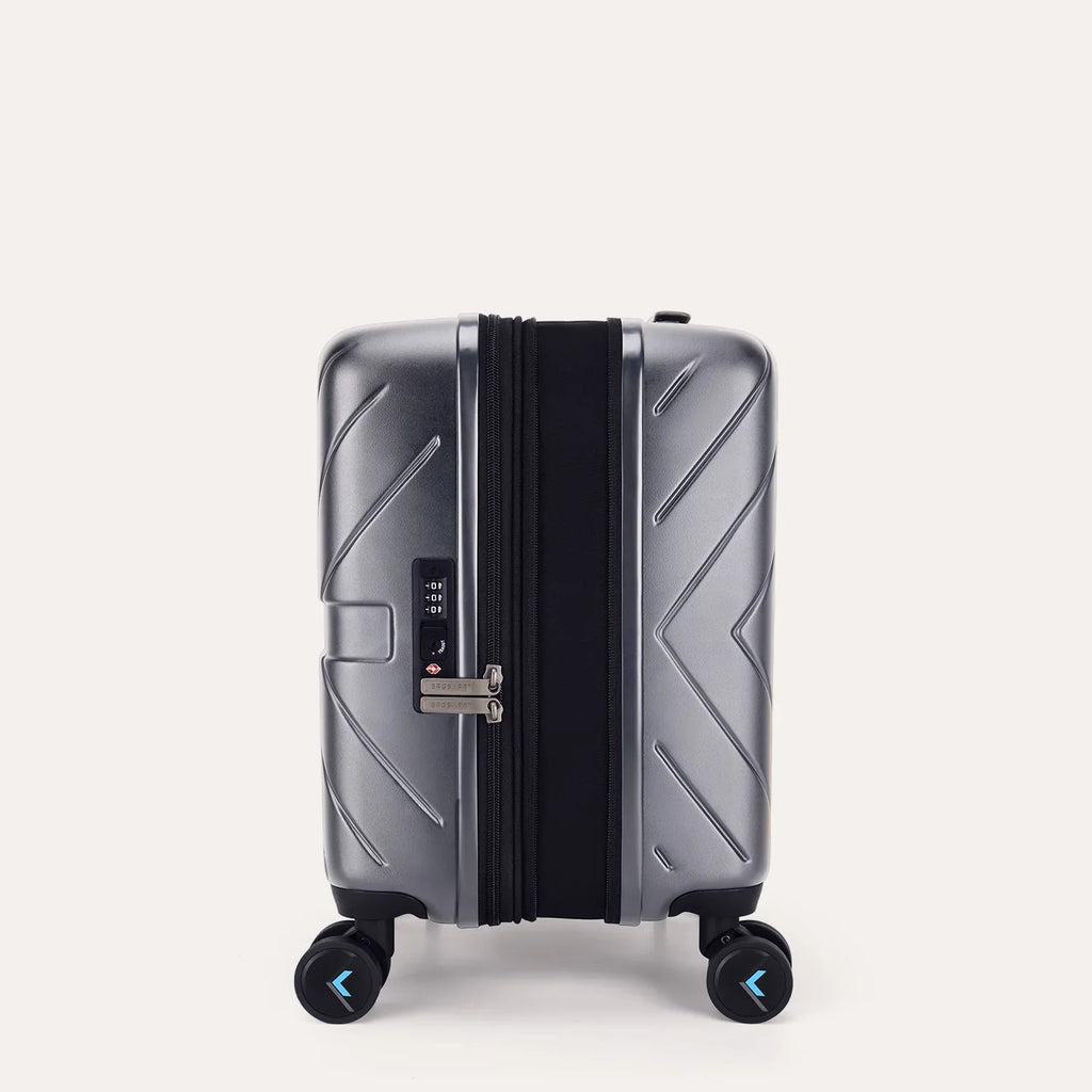 Daren 16-20 Inch Lightweight Hardside Carry-On Suitcase